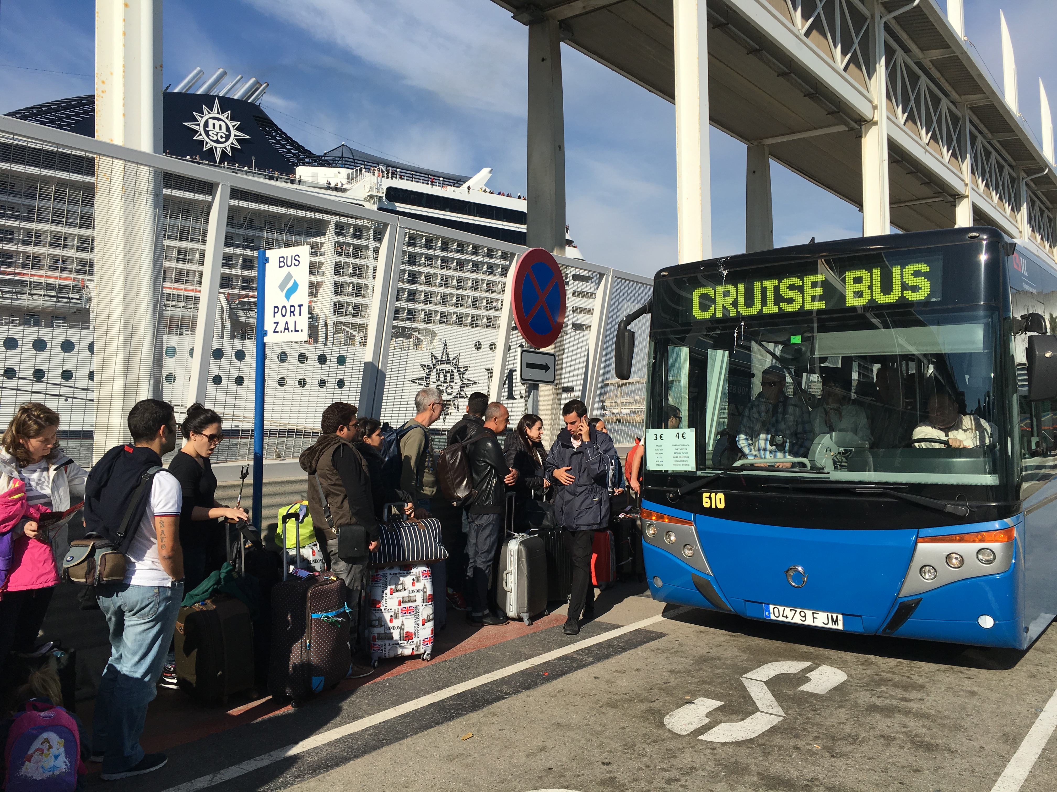 TCC está realizando el servicio de lanzadera desde el terminal de cruceros hasta el centro de la ciudad