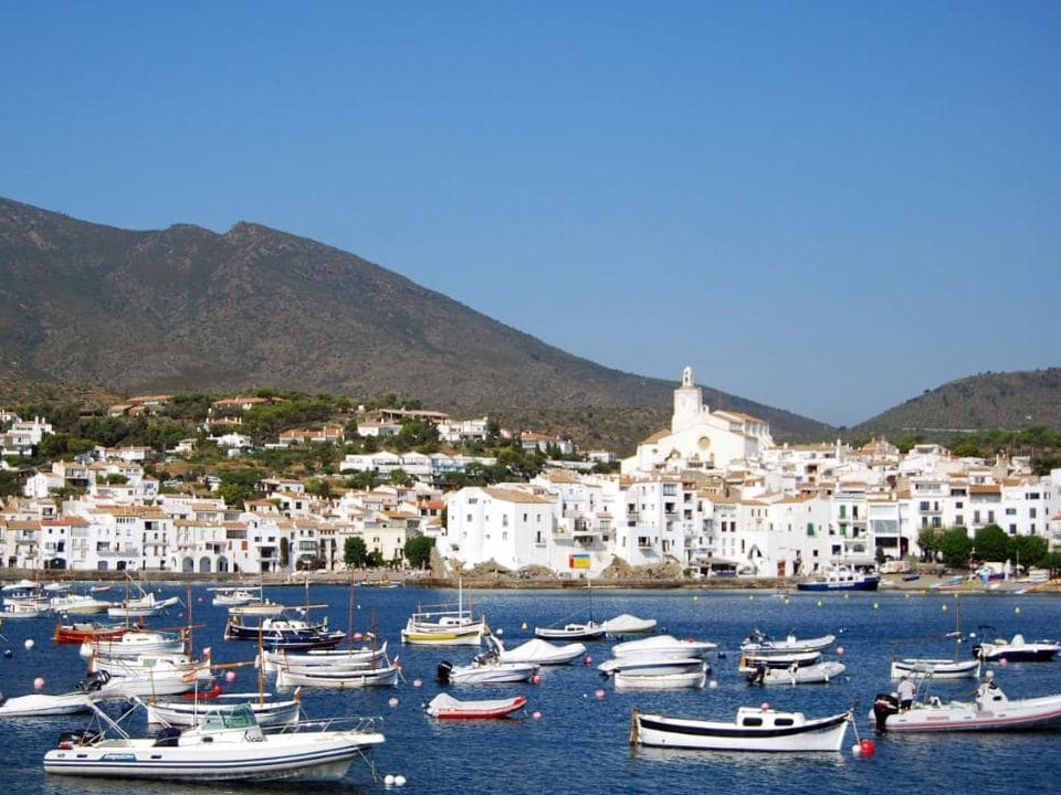 Cadaqués, imagen desde el mar