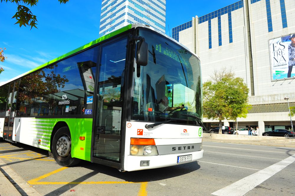 línea de autobús E3 de Moventis Sarbus con recorrido Barcelona - UAB