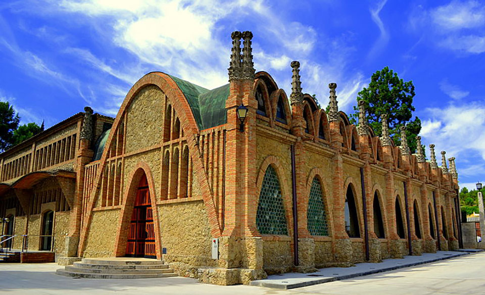 Cavas Codorniu. Ruta modernista en Sant Sadurní D'Anoia