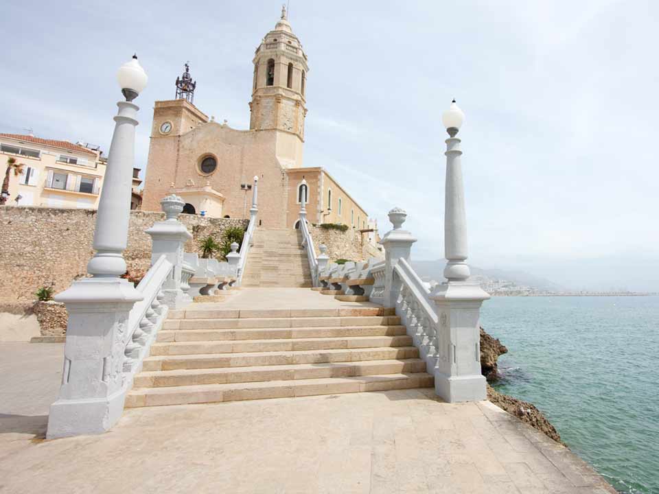 Iglesia. Pueblo de Sitges